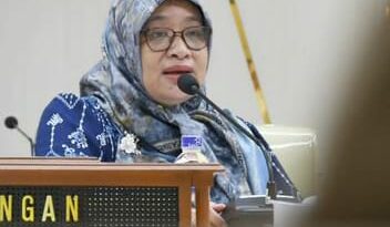 Hj.Thoriqoh Nashrullah Fitriyah Mendorong Partisipasi Masyarakat Dalam Perlindungan Anak.