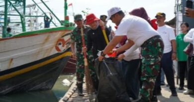 Transformasi Kawasan Pesisir Indramayu Dengan Aksi Bersih Pantai dan Laut, Bupati Nina Agustina Siapkan Kapal Keruk Senilai 15 Miliar Untuk Normalisasi 14 Muara Sungai