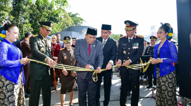 Bey Machmudin Hadiri Peringatan HUT Bhayangkara Ke-78 Tingkat Polda Jabar