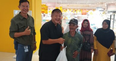 Kunjungan Warga RW 04 Ciharalang Kulon No 9 Mekar Seluruh Cimenyan Kab Bandung ke Botanica Mall