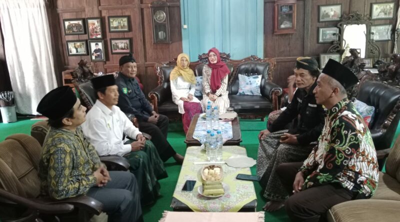 Pelurusan Histori Berdirinya Negara Diikuti Puluhan Guru Sejarah di Kediri