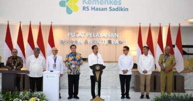 Bey Machmudin Dampingi Presiden Jokowi Resmikan Gedung Pusat Pelayanan Kesehatan Ibu dan Anak RSHS Bandung