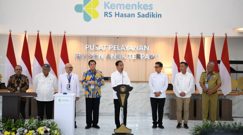 Bey Machmudin Dampingi Presiden Jokowi Resmikan Gedung Pusat Pelayanan Kesehatan Ibu dan Anak RSHS Bandung