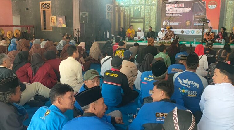 Berbagai Komunitas di Kediri Gelar Upacara, Bedah Buku dan Syukuran Hari Berdirinya NKRI Ke-79