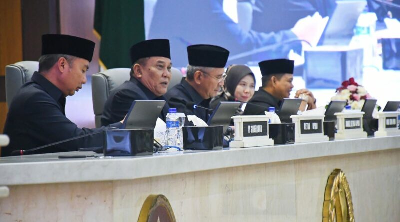 Rapat Paripurna Penandatanganan Bersama DPRD Jawa Barat dan Pemprov Jabar atas Perubahan KUA PPAS 2024