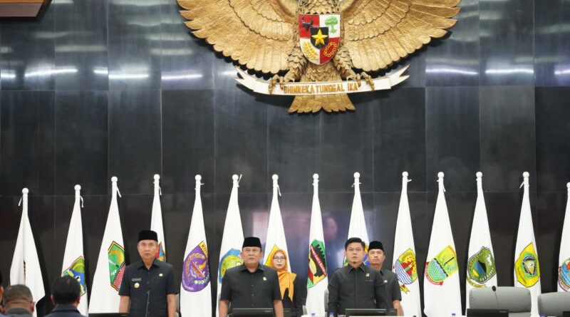 Rapat Paripurna DPRD Jawa Barat Bahas Pandangan Umum Fraksi-Fraksi atas Ranperda tentang Perubahan APBD TA 2024