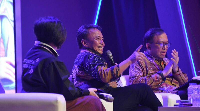 BALI BLOCKCHAIN SUMMIT  Herman Suryatman: Blockchain di Pemerintahan Hadirkan Kesejahteraan