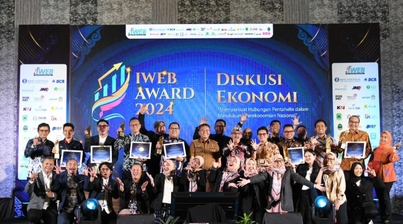 Herman Suryatman Apresiasi IWEB Award 2024