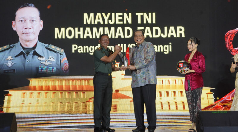 Pangdam III/Slw Raih Special Awards Outstanding Military Leadership in Defense & Security