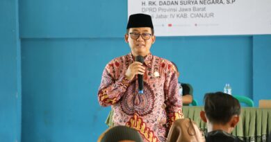 RK Dadan Surya Negara Sosialisasi Perda Fasilitasi Penyelenggaraan Pesantren di Cianjur