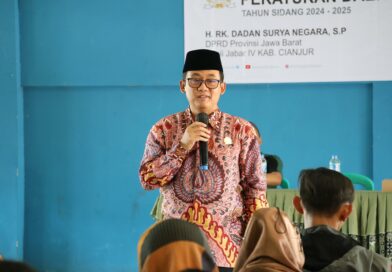 RK Dadan Surya Negara Sosialisasi Perda Fasilitasi Penyelenggaraan Pesantren di Cianjur