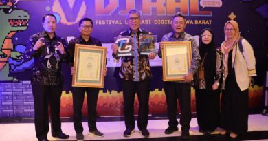 PEMKOT CIMAHI RAIH 2 PENGHARGAAN SATU DATA JABAR AWARDS TAHUN 2024   