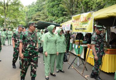 Masyarakat Serbu Bazar Murah Kodam III/Slw