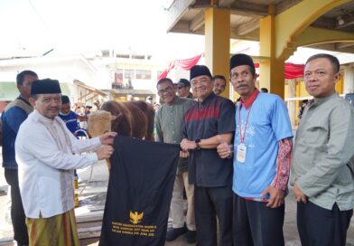Bupati Garut Saksikan penyembelihan Hewan Kurban Bantuan Presiden RI di Ponpes Assa’adah Limbangan