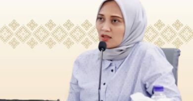 Hj.Nia Purnakania, S.H.M.Kn  : Mendorong Peningkatan Peran Perempuan Dalam Bidang Politik.
