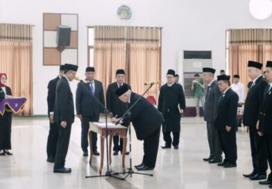 Bupati Ciamis Herdiat Lantik Pimpinan BAZNAS Ciamis 2026–2031.