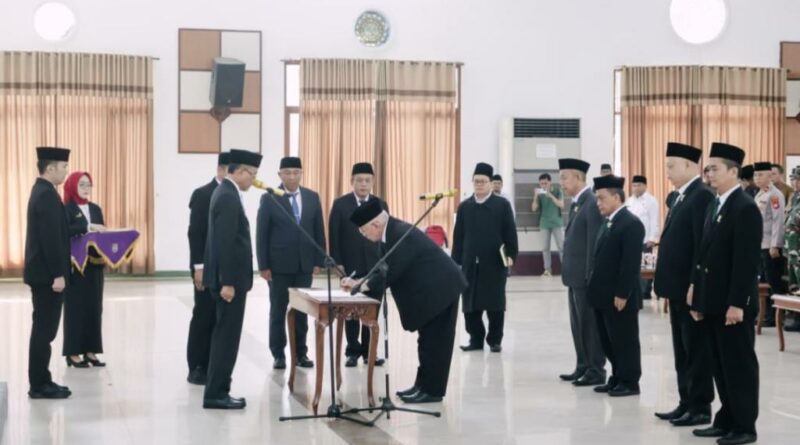 Bupati Ciamis Herdiat Lantik Pimpinan BAZNAS Ciamis 2026–2031.