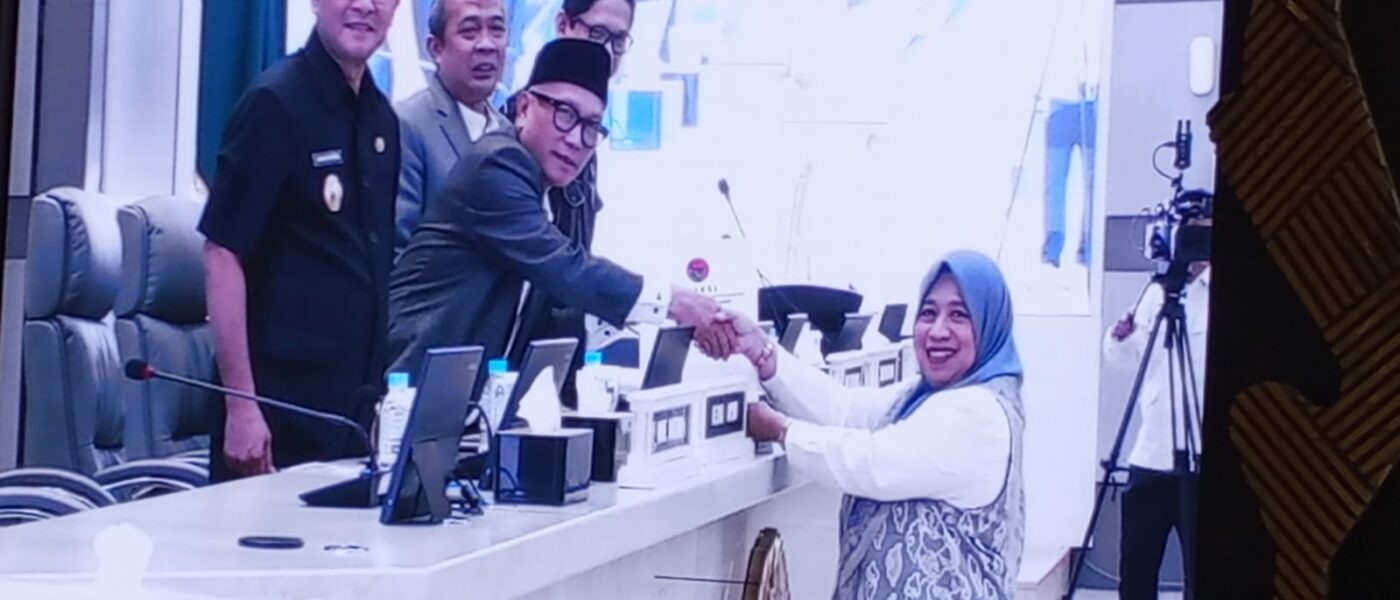 Rapat Paripurna DPRD Jawa Barat Penyampaian Pandangan Umum Fraksi atas Dua Ranperda Strategis, Ranperda Lingkungan Hidup dan Pendidikan