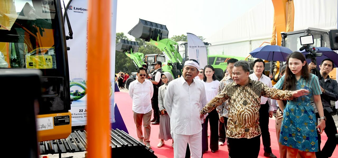 Pertama di Indonesia, Gubernur KDM Letakkan Batu Pertama Pabrik Alat Berat Elektrik di Karawang