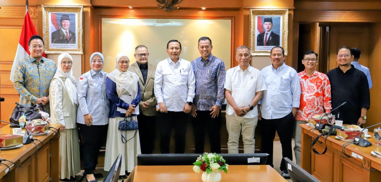 Pansus XV DPRD Jawa Barat Harmonisasi Ranperda PPLH Melalui Konsultasi ke Kementerian